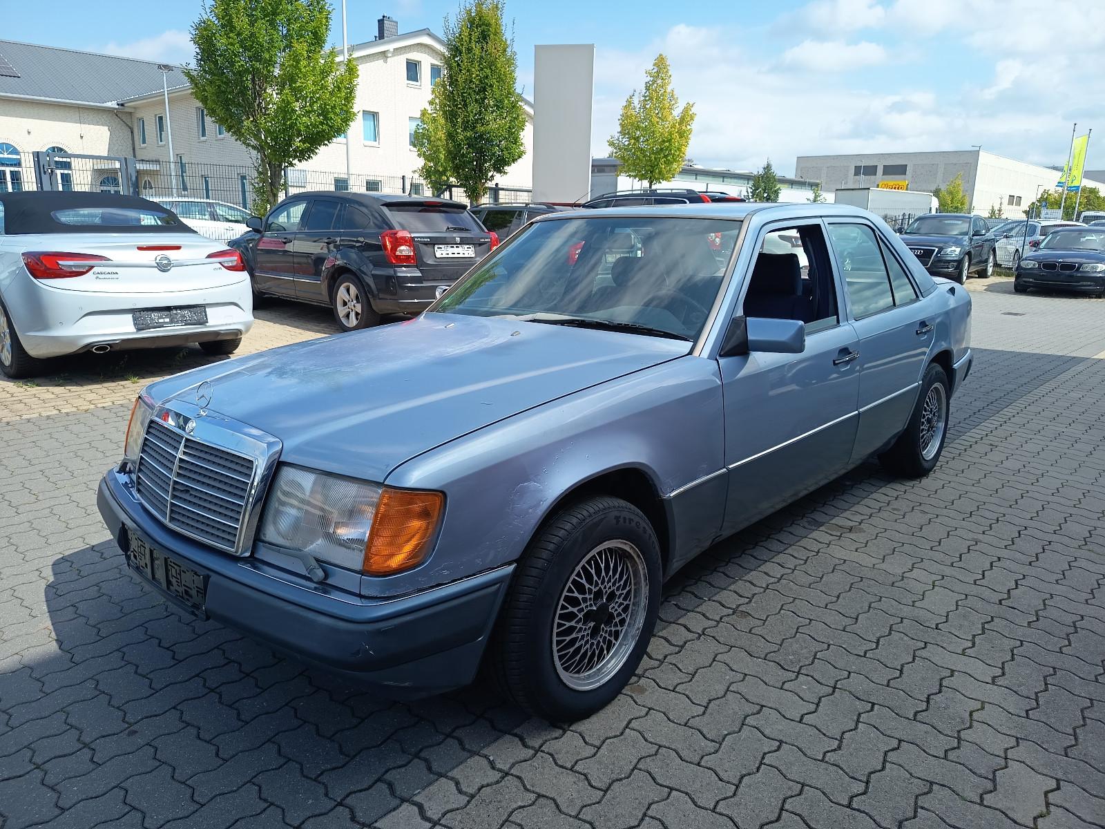 Mercedes-Benz E 230 Limousine