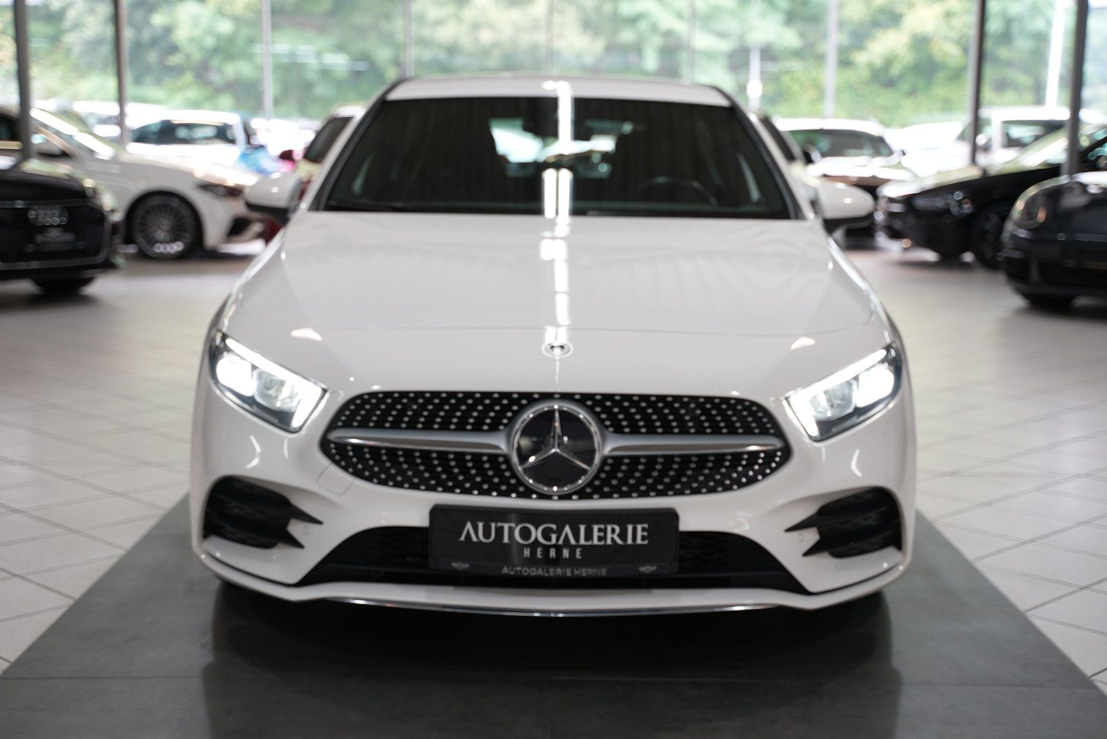 Mercedes-Benz A 180 AMG LINE LED NAVI WIDESCREEN MB foto 2