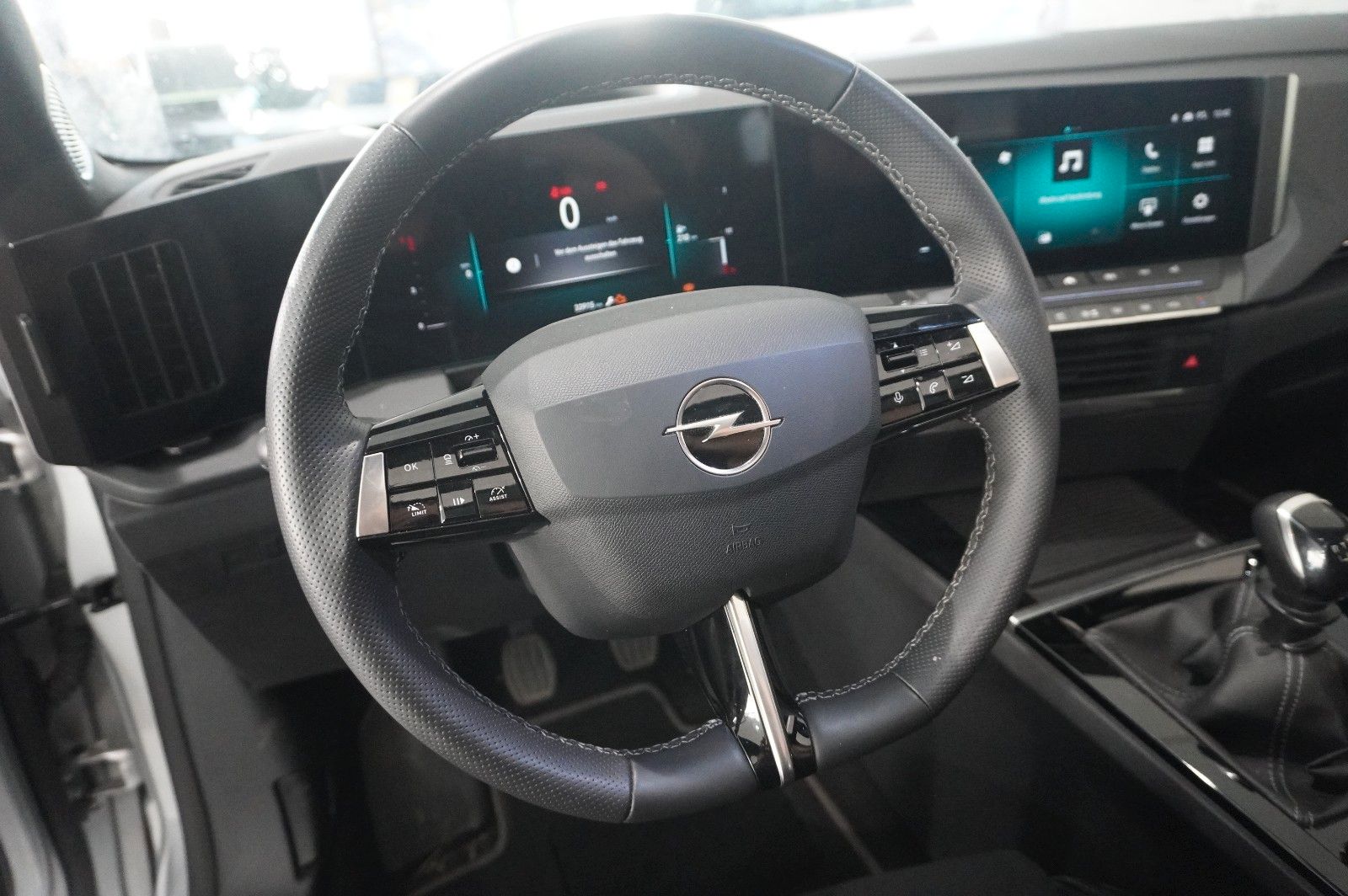 Fahrzeugabbildung Opel Astra L ST 1.2T GS SPORT NAVI/LED/360°/PANO./HUD