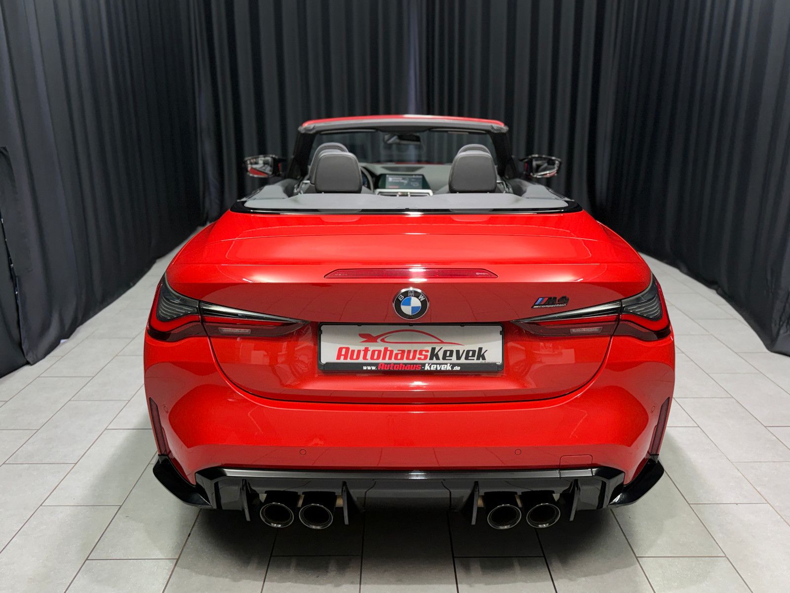 Fahrzeugabbildung BMW M4 Cabrio xDrive Competition|LASER|CARBON|HEAD-U