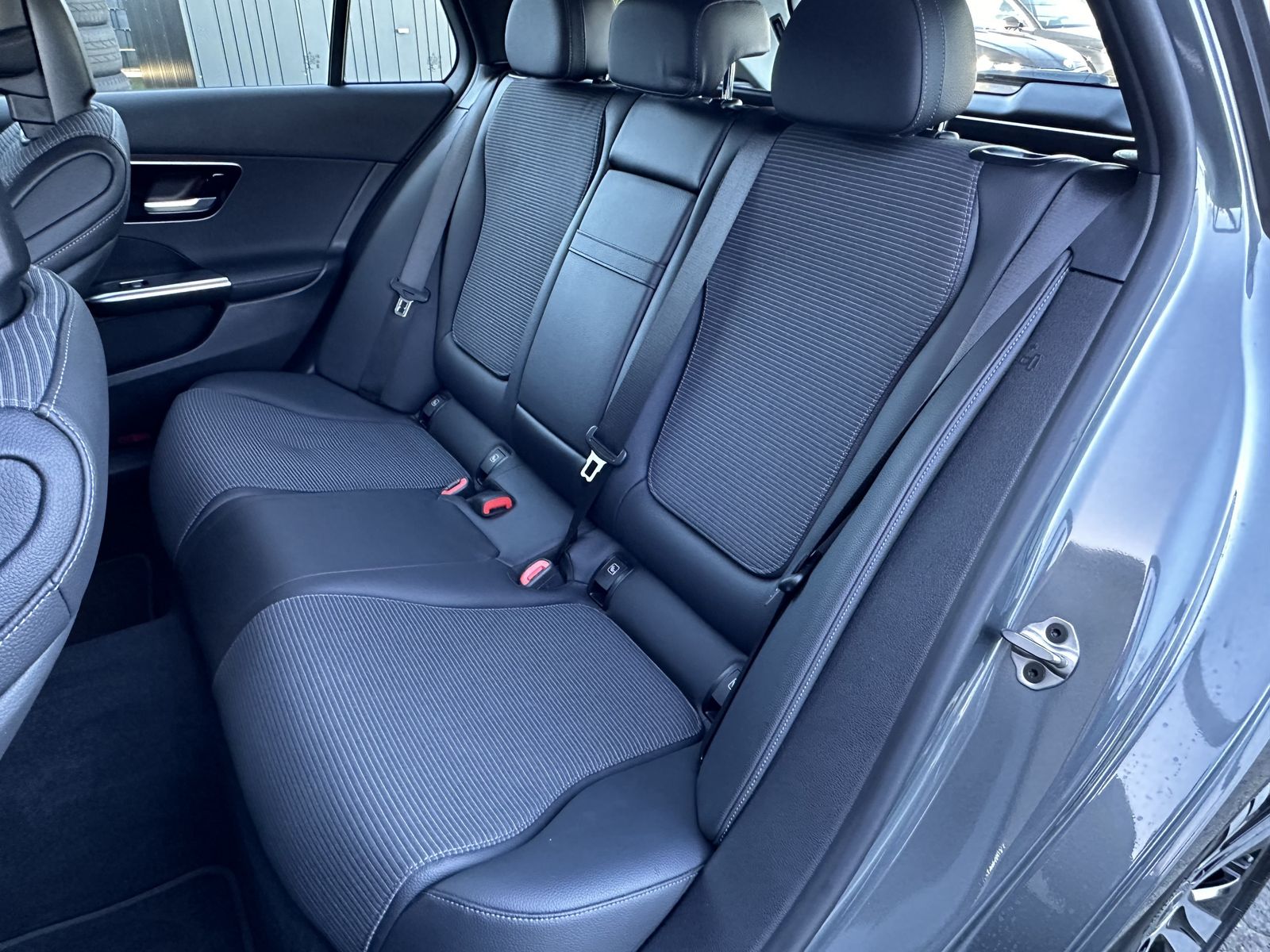Fahrzeugabbildung Mercedes-Benz C 220d T Avantgarde NAV+LED+360°+CARPLAY+VC+DAB