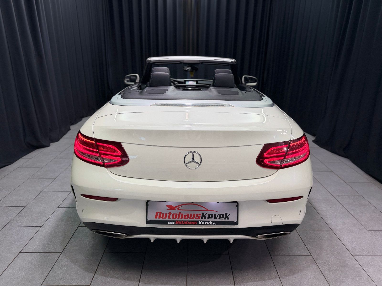 Fahrzeugabbildung Mercedes-Benz C 180 Cabrio |AMG-LINE|LED|RF-CAM|AUTOMATIK