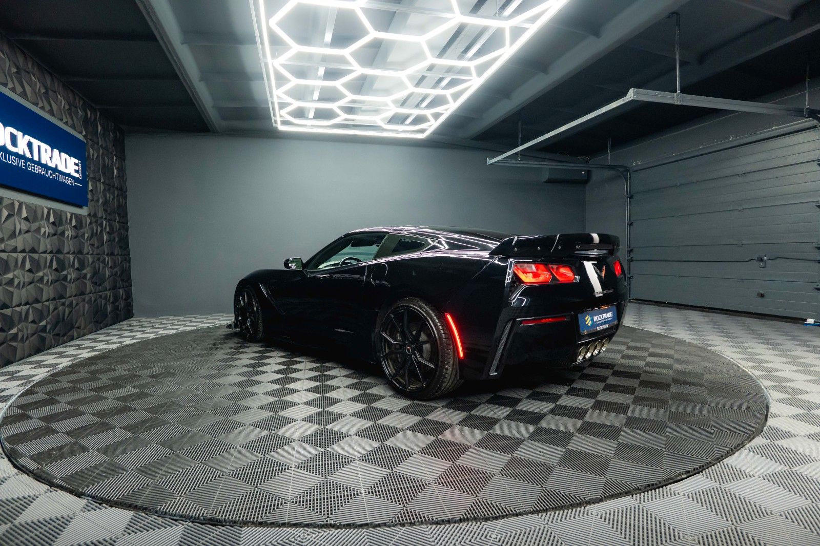 Fahrzeugabbildung Corvette C7 6.2 V8 Stingray 3LT Z06-Design Targa Perform.
