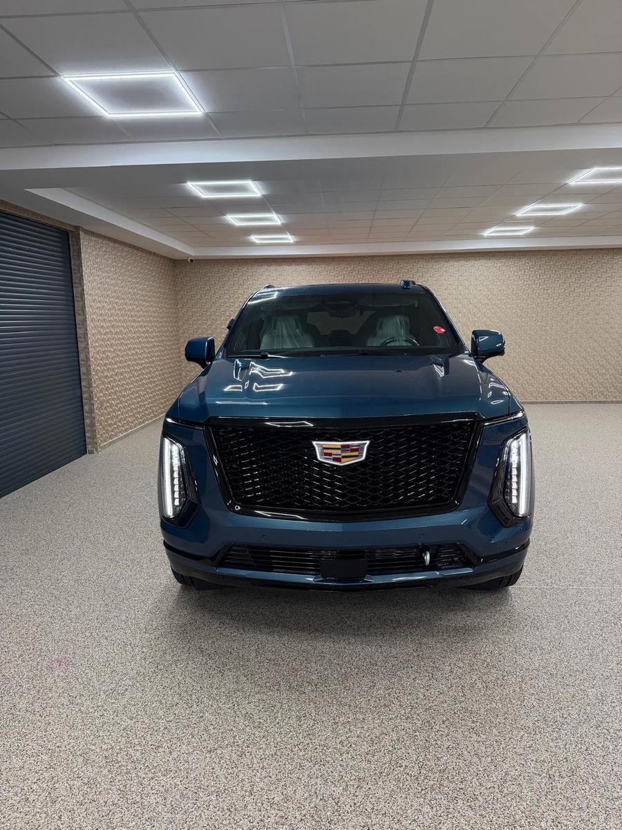 Cadillac Escalade MY26 Sport Plat (IN T1 EXPORT OUT EU)