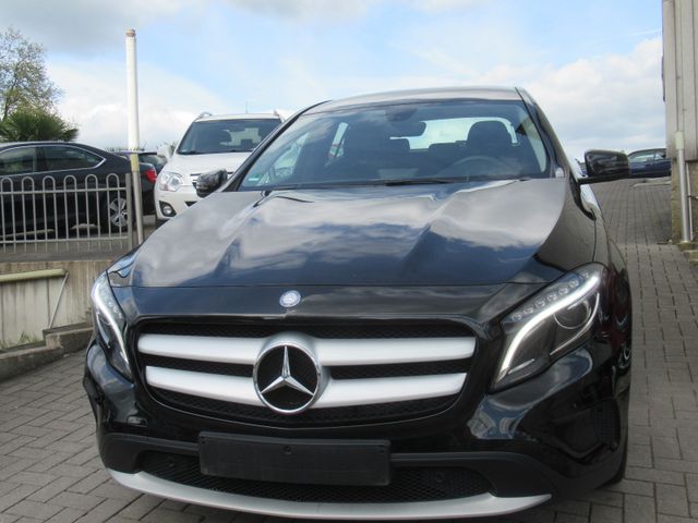 Mercedes-Benz Klasse GLA 250 4Matic- Navi-Bi Xenon-SHZ-PDC-Alu