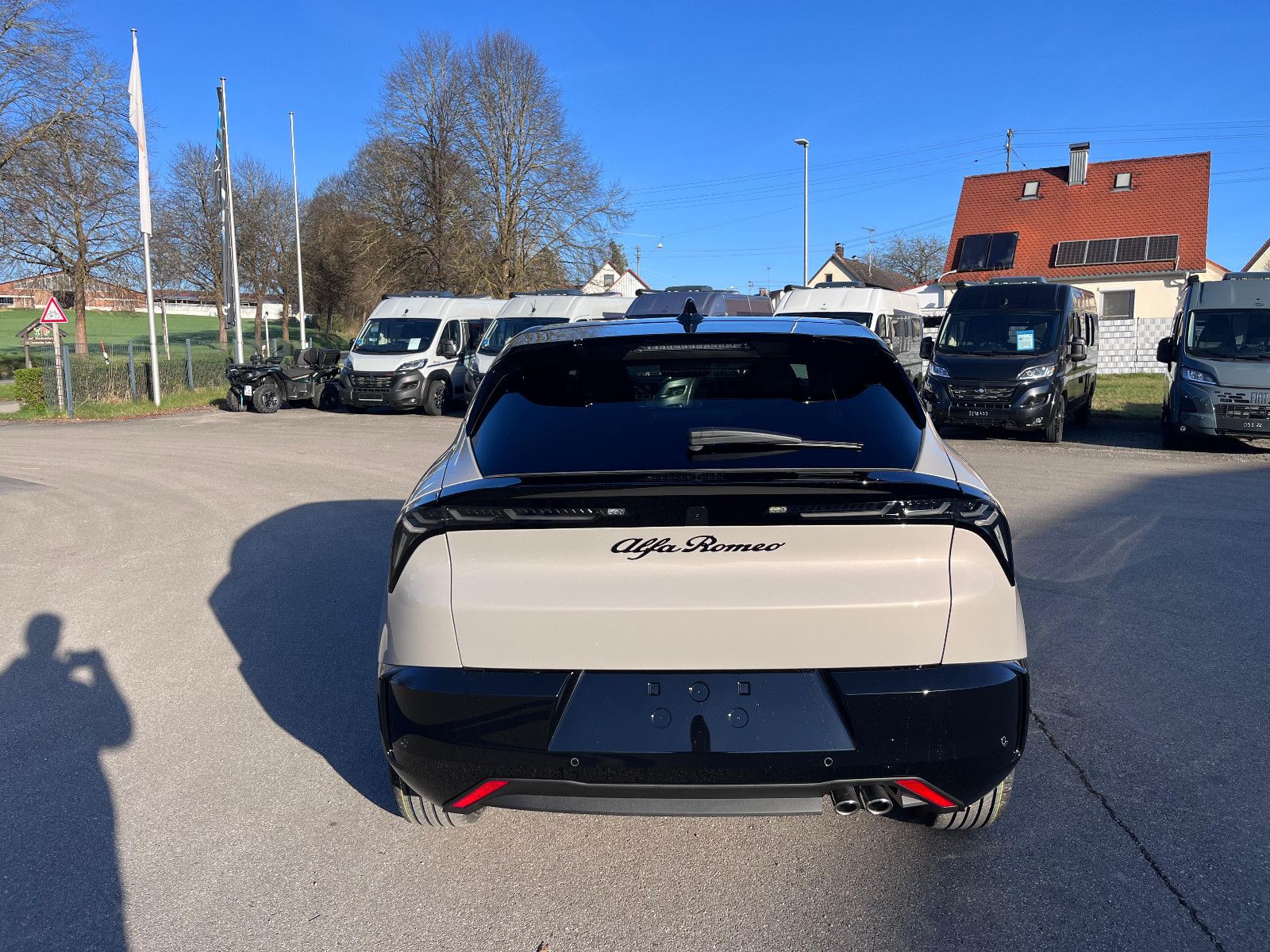 Fahrzeugabbildung Alfa Romeo Junior Ibrida 1.2 VGT 48V-Hybrid 107 kW Ti