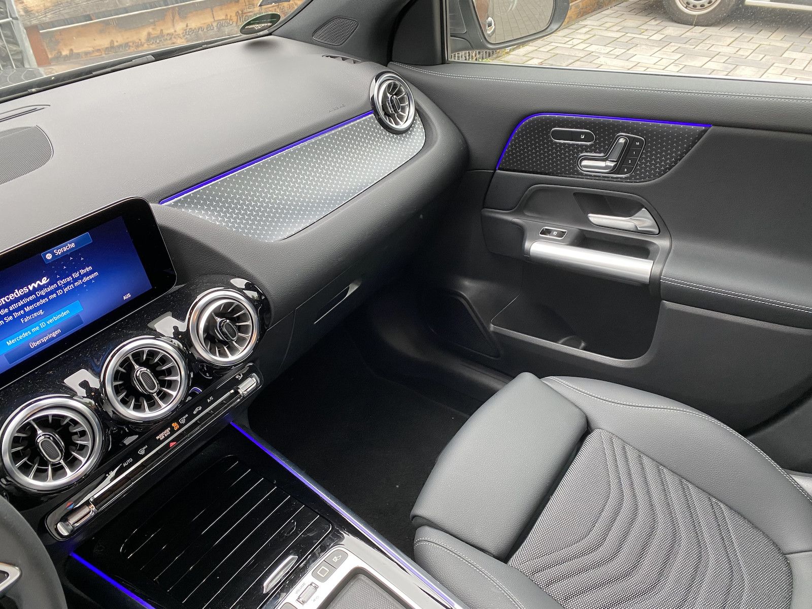 Fahrzeugabbildung Mercedes-Benz GLA 250 4M Progressive Advanced+/