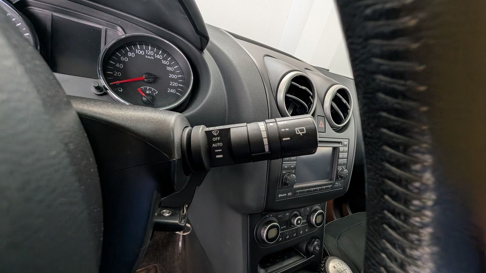 Fahrzeugabbildung Nissan Qashqai+2 2.0i 4x4 * AHK * Navi * Pano Acenta 7-
