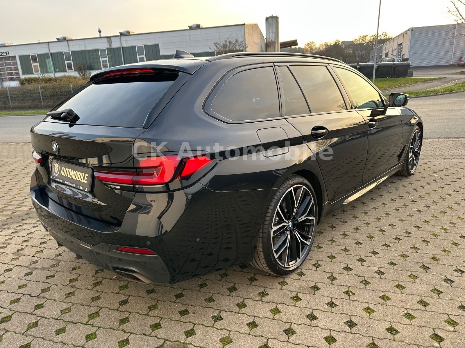 Fahrzeugabbildung BMW 530d xDrive M-Sport Facelift/Laser/Head-Up/AHK