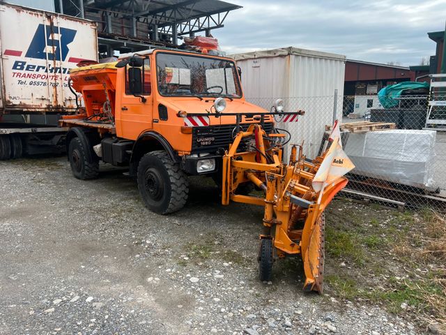 Unimog U1650*SCHNEEPFLUG*STREUER*