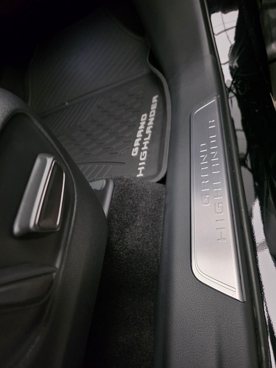 Fahrzeugabbildung Toyota GRAND Highlander Platinum Max T1: 68.000 EURO