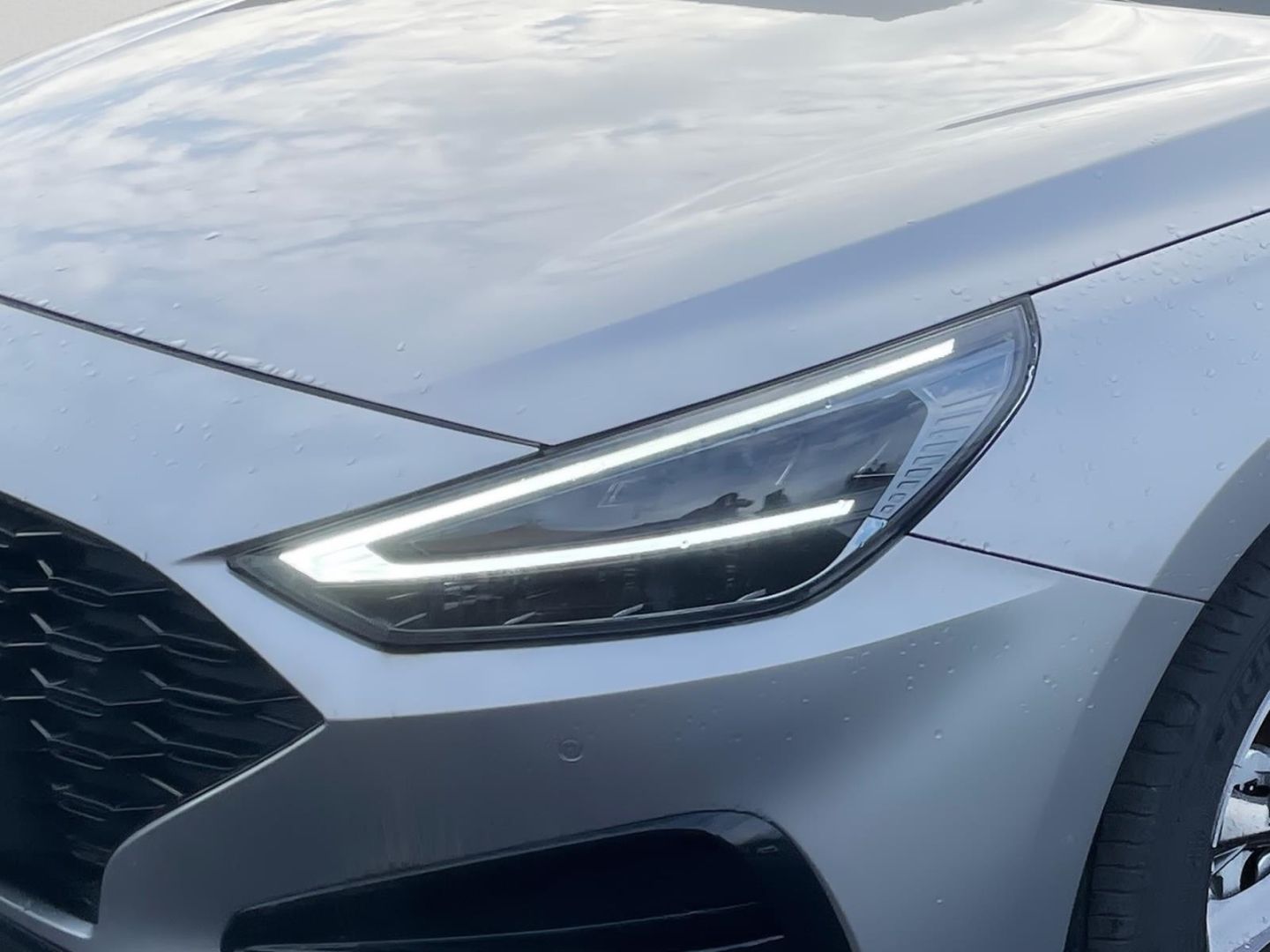 Fahrzeugabbildung Hyundai i30 1.0T Advantage Navigation  Sitzheizung