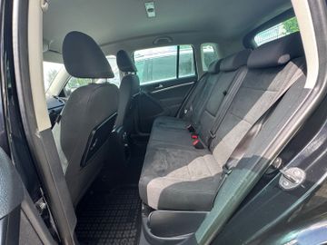 Volkswagen Tiguan - 4