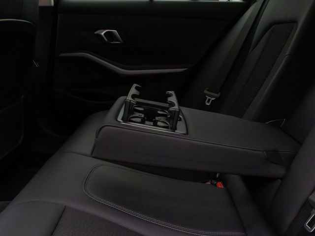 Foto Nummer 29: BMW 320e