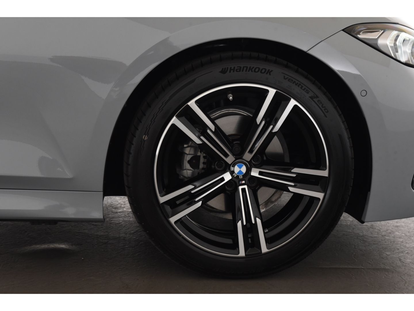 BMW 318 d Touring M Sport Driving Assistant Lenkradh foto 5