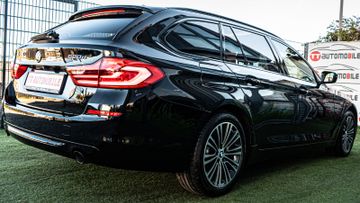Fahrzeugabbildung BMW 520d Touring Sport Line HUD|LED|SHZ|NAVI|SPUR