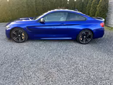 BMW M4 Competition  - blaue BMW M4