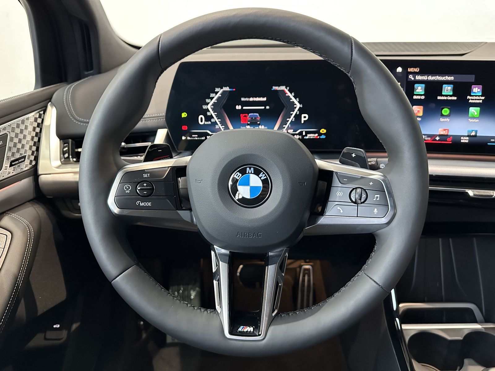 Fahrzeugabbildung BMW 223i HiFi Lautsprechersystem harman/kardon DAB