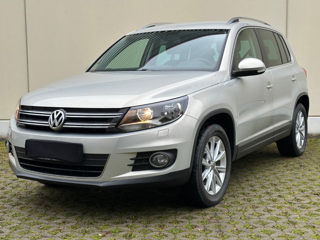 Volkswagen Tiguan 4 Motion | AHK | 1 Hand | Navi | HU Neu |