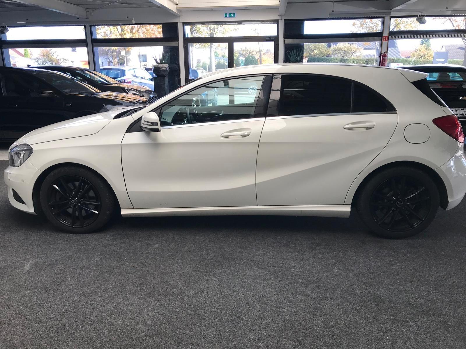 Mercedes-Benz A 250  BlueEfficiency/ Harman-Kardon/Xenon/Navi