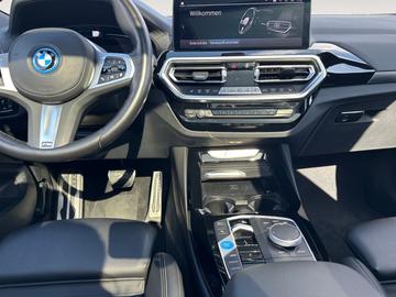 صورة 10 لـ 2024 BMW IX3