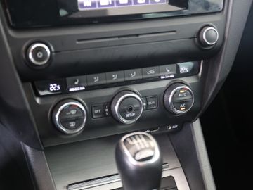 Skoda Octavia COMBI EDITION XENON PDC ANHÄNGERKUPPLUNG