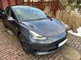 Tesla Model 3 Langstreckenbatterie - Hinterradantr... - graue Tesla Model 3