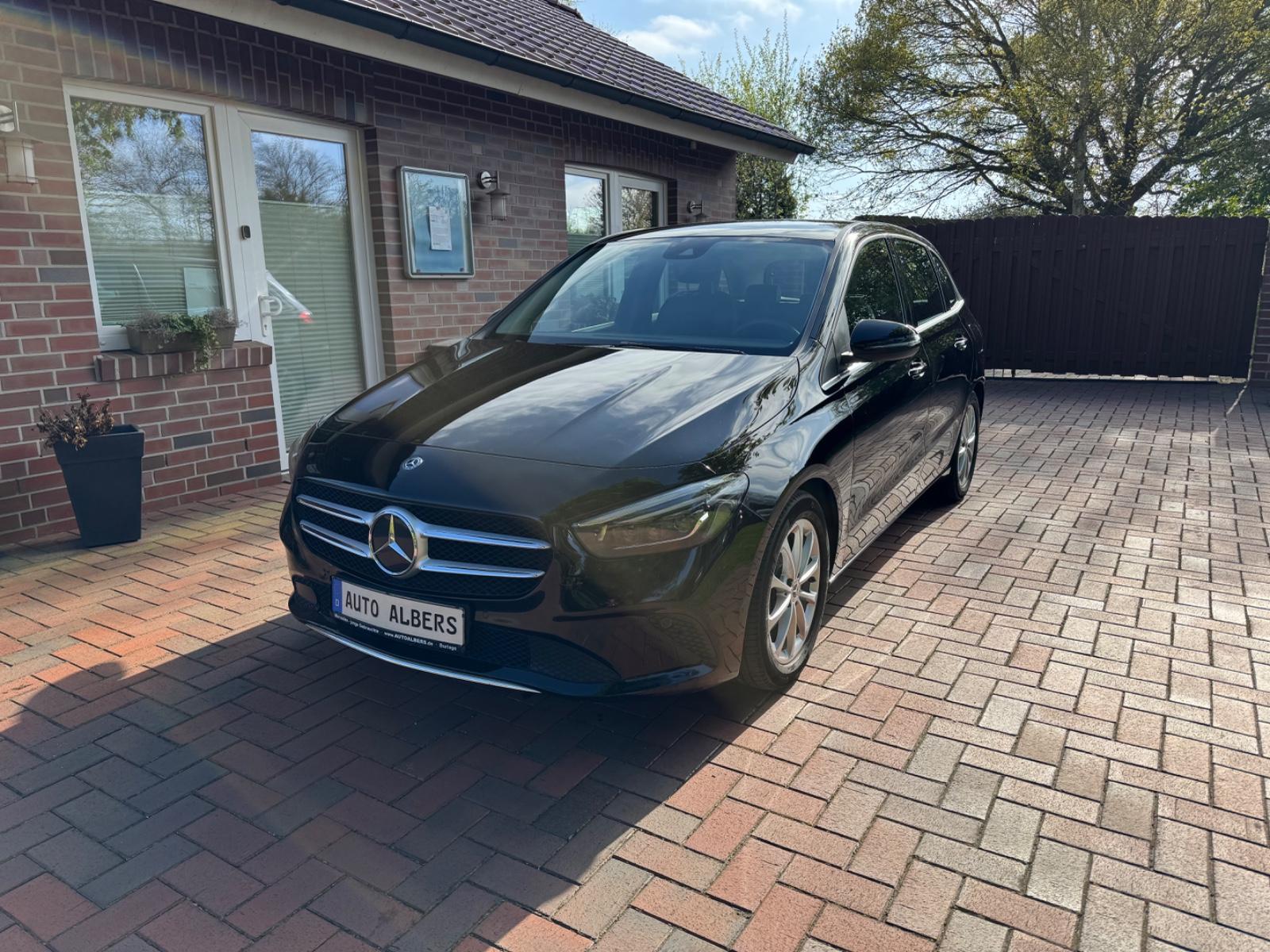 Mercedes-Benz B 180 Autom. Style, Navi, Sitzh., Parkh., Kamera