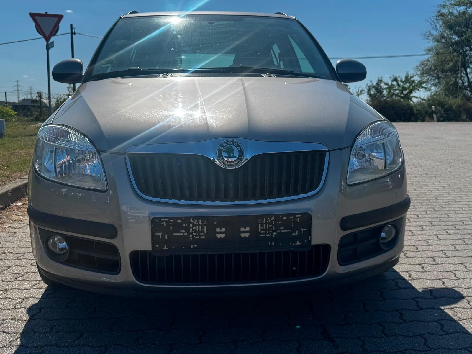 Skoda Fabia 2008 — салон