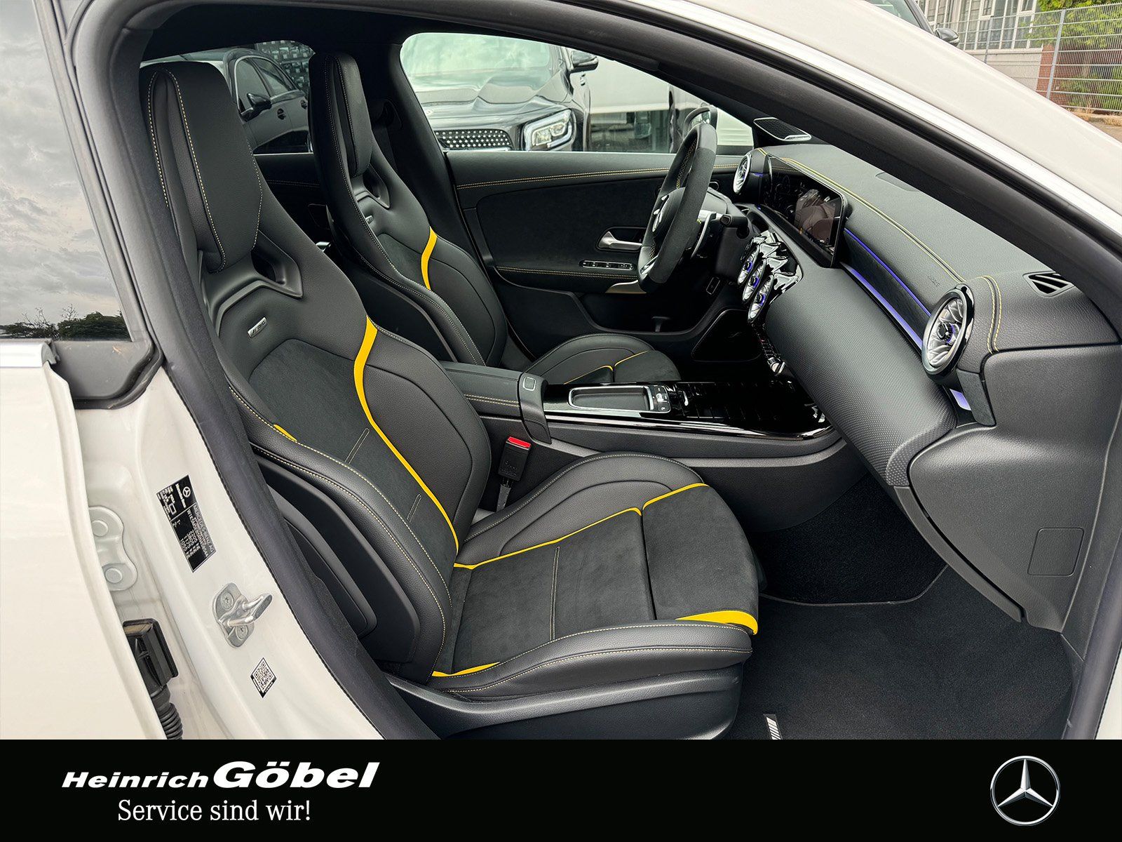 Fahrzeugabbildung Mercedes-Benz CLA 45 S SB MODELLPFLEGE*BURMESTER*PANO*MEMORY*