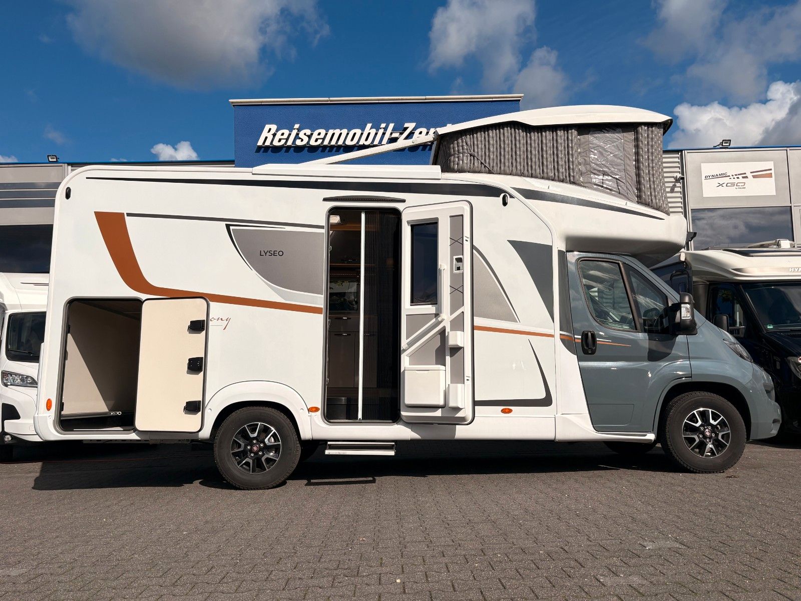 Fahrzeugabbildung Bürstner Lyseo Gallery 689 Harmony SIE SPAREN 39.034 €!