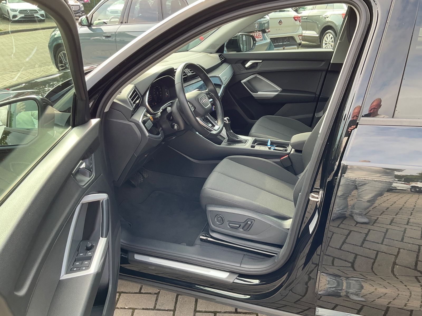 Fahrzeugabbildung Audi Q3 35 TDI S tronic,AHK,Kamera,GJR,LED