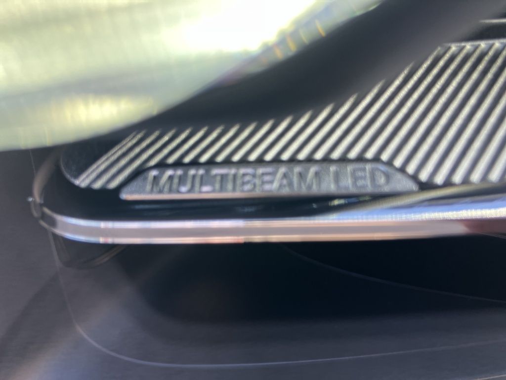 Fahrzeugabbildung Mercedes-Benz GLB 200 AMG*NIGHT*AHK*PANO*DISTR*MEMO*KEYL*MULTI