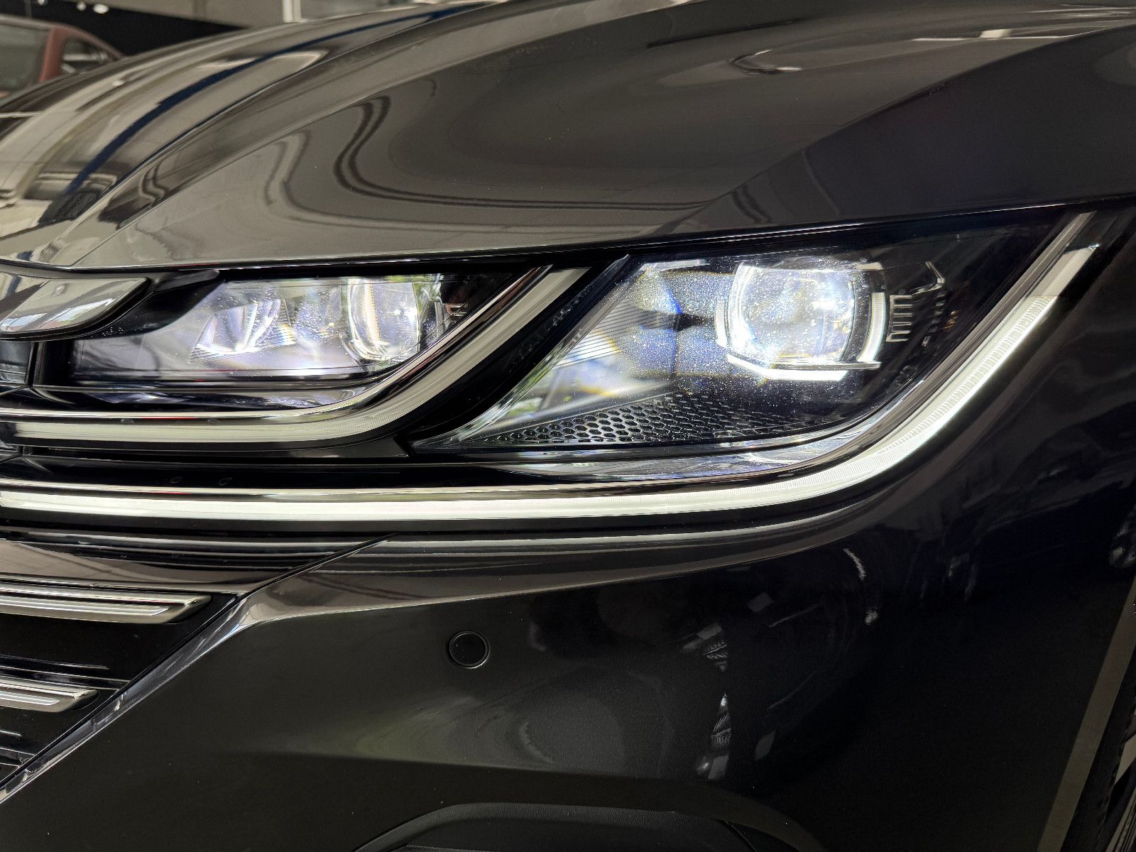 Fahrzeugabbildung Volkswagen ARTEON SB DSG ELEGANCE PANO IQ-LIGHT VW GARANTIE