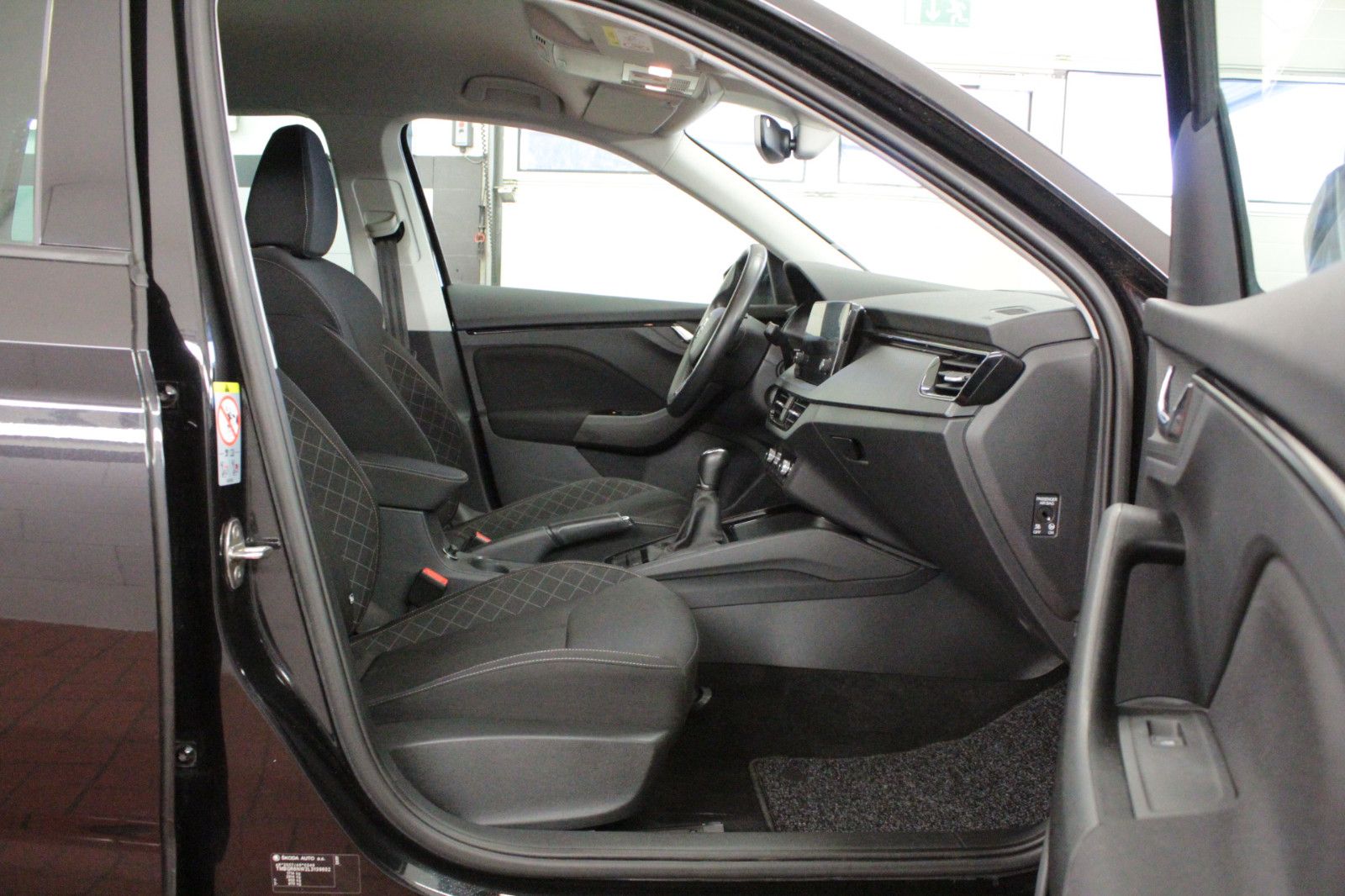 Fahrzeugabbildung SKODA Kamiq 1.0 TSI 85kW Ambition *Winterräder Alu*