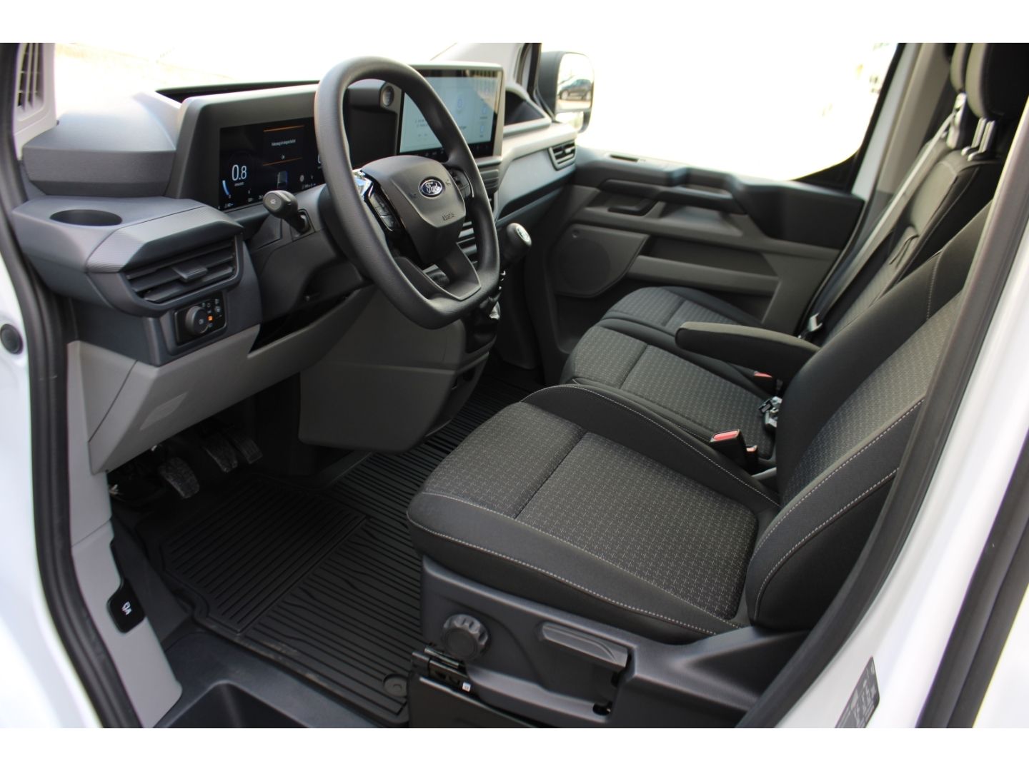 Fahrzeugabbildung Ford Transit Custom 320 L1 Trend LED GRA PDC RFK AHK