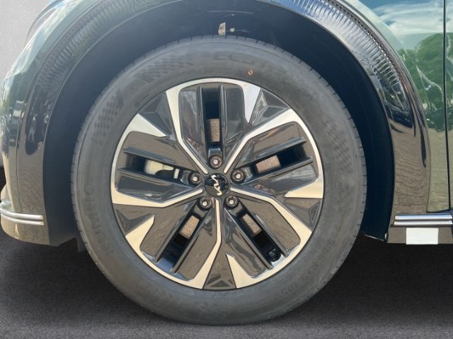 Fahrzeugabbildung Kia EV6 Basis 2WD Elektro 77,4 *WP*AIR*COM*ASS*SND*D
