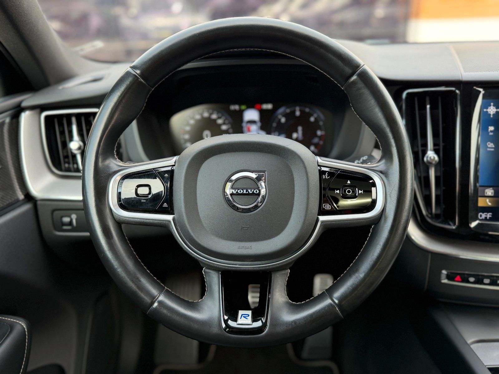 VOLVO XC 60 XC60 R Design AWD 360°/PANO – Ansicht 30
