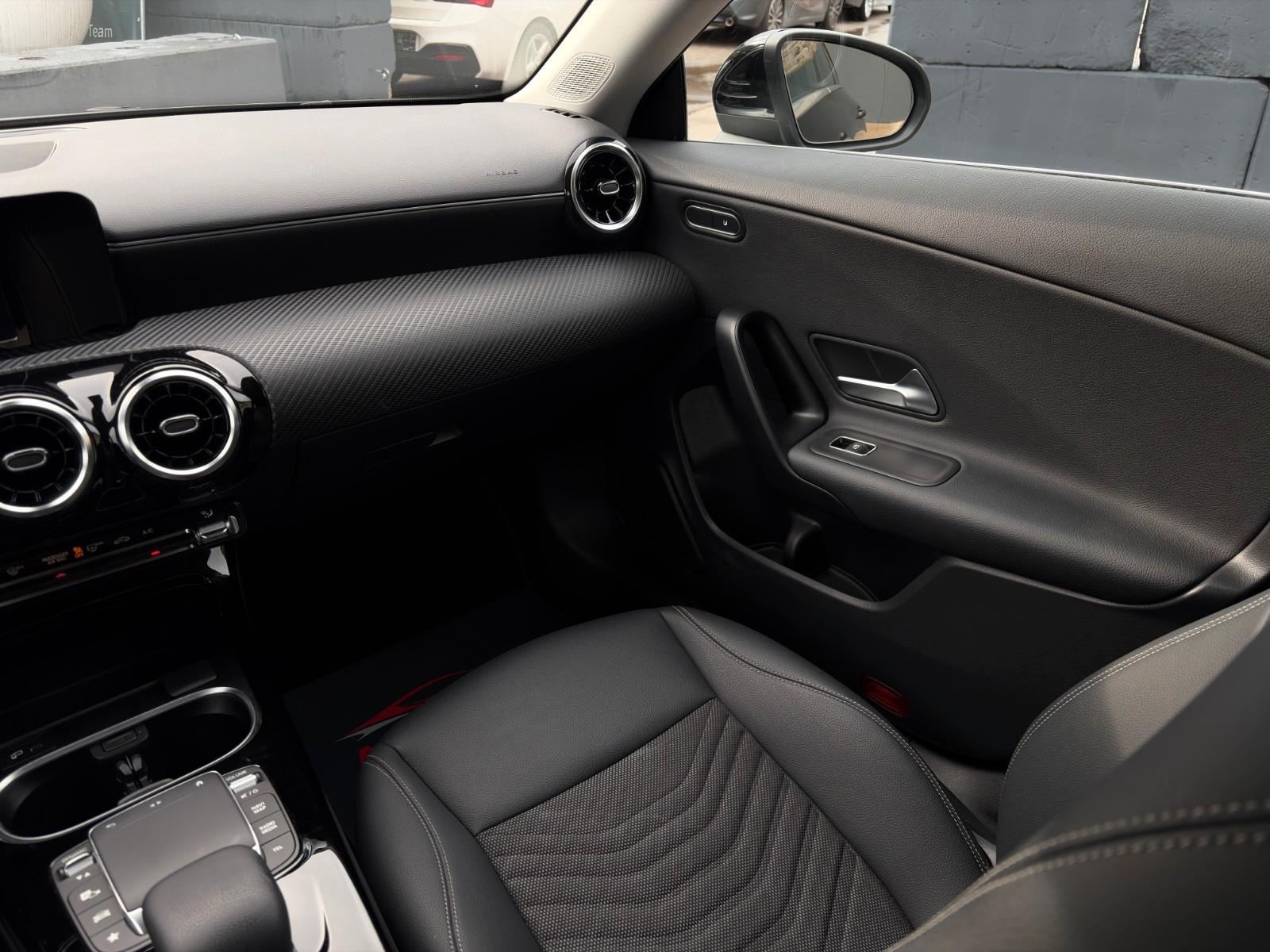 Mercedes-Benz CLA 180 SB SHZ LKA TEMP MBUX Navi Wifi CarPlay, миниатюра 26