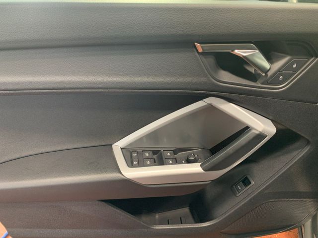 Q3 35 TDI S TRONIC S LINE +LED+KAMERA+NAVI+AHK++