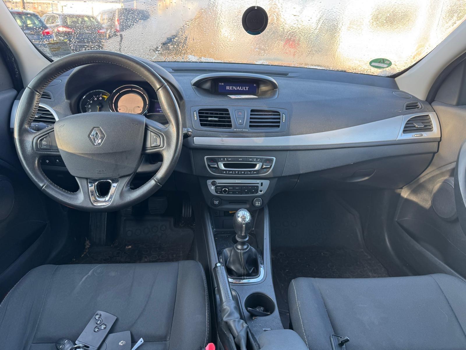 Renault Megane 2013 — photo 13