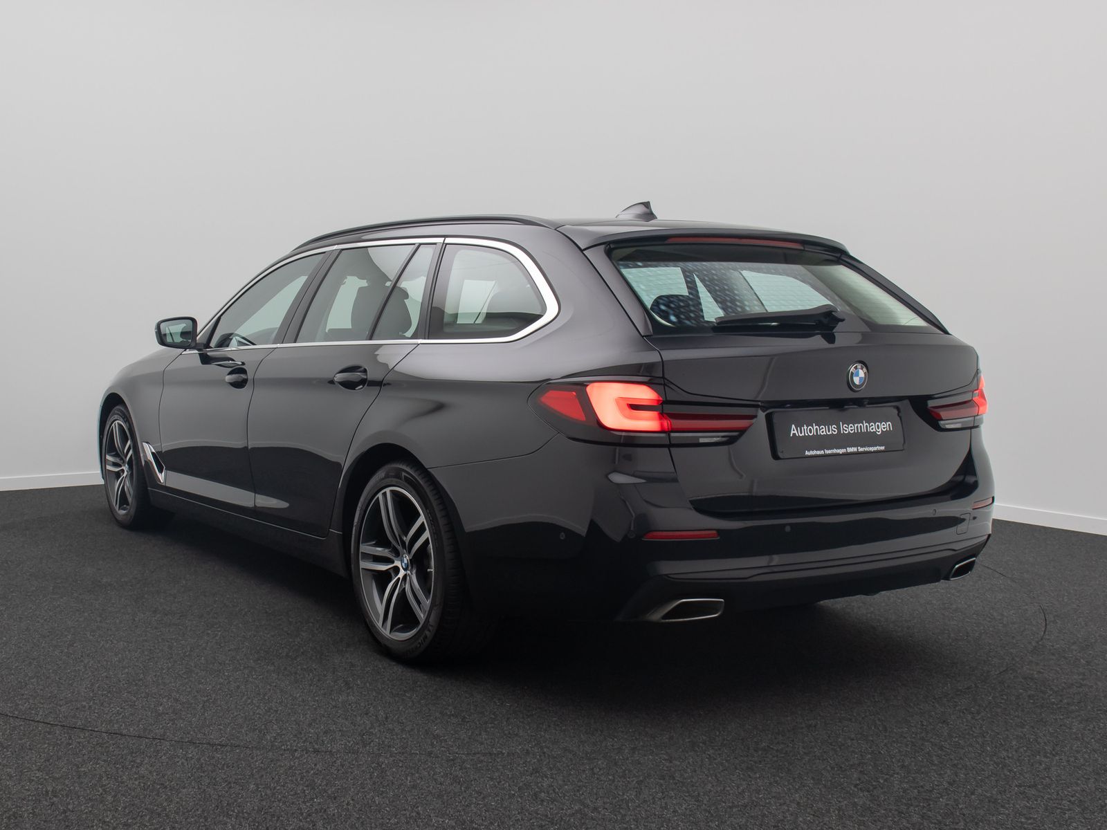 Fahrzeugabbildung BMW 520d xD Sportsitz AHK Alarm DAB Kamera 4xKlima