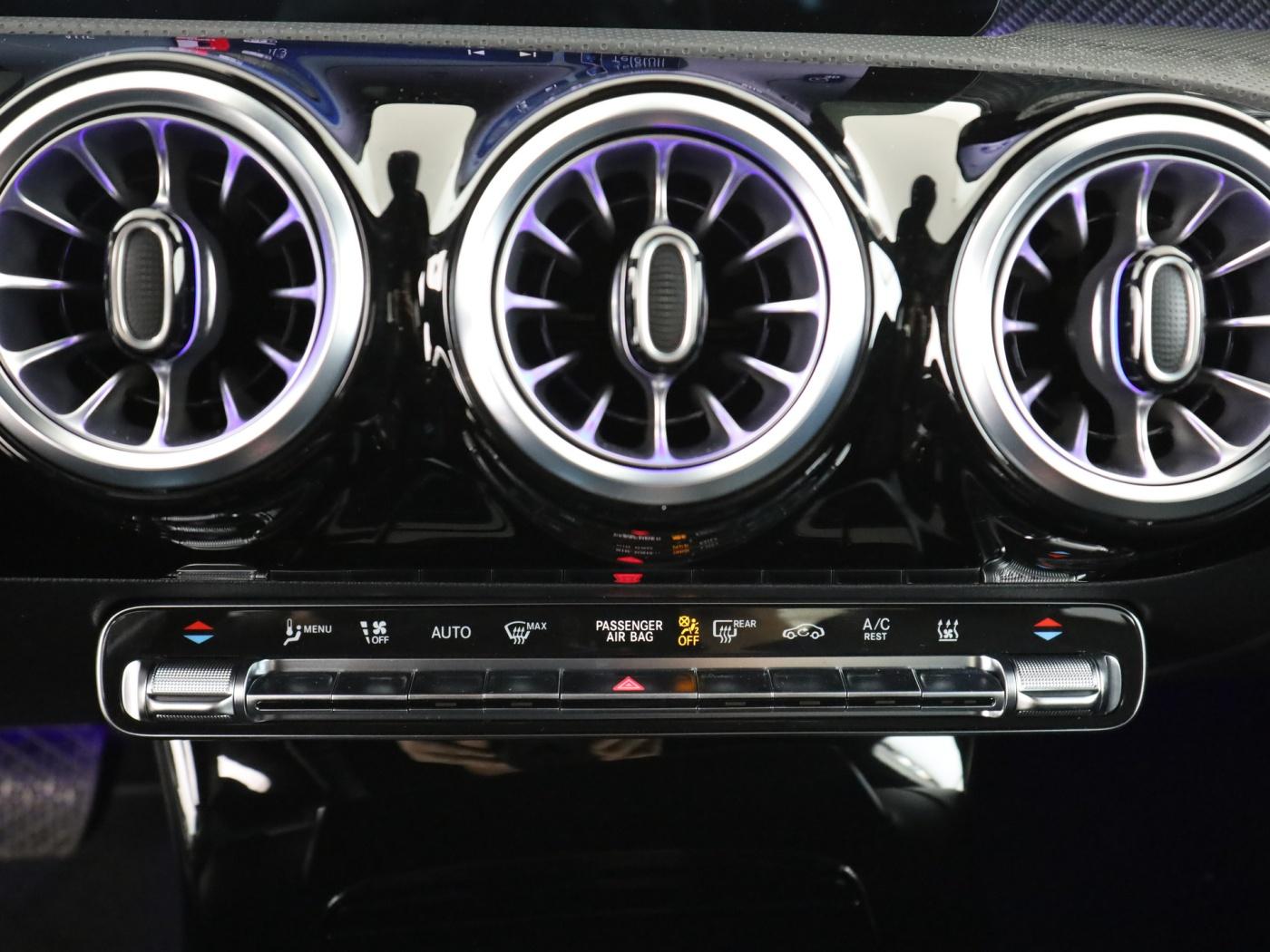 Mercedes-Benz CLA Coupé 360 ACC AUT DynLicht Fernlichtass., миниатюра 14