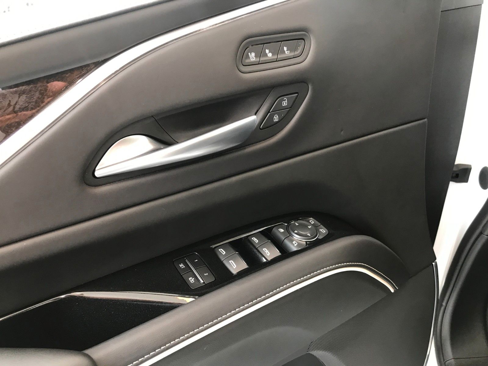 Fahrzeugabbildung Cadillac Escalade Sport Platinum 6.2 V8  4x4