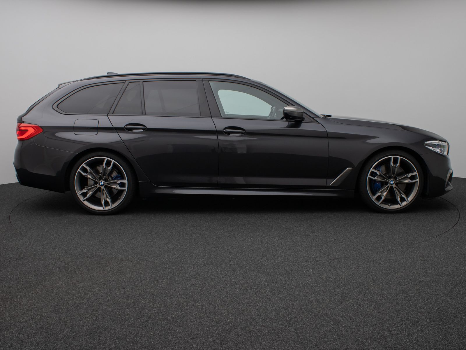 Fahrzeugabbildung BMW M550d xD Laser 360°HUD H/K AHK Komfort 20Zoll