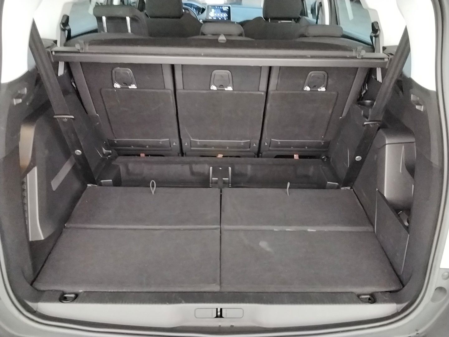 Fahrzeugabbildung Peugeot 5008 Active 1.5D NAVI/LED/PDC/TEMPOMAT