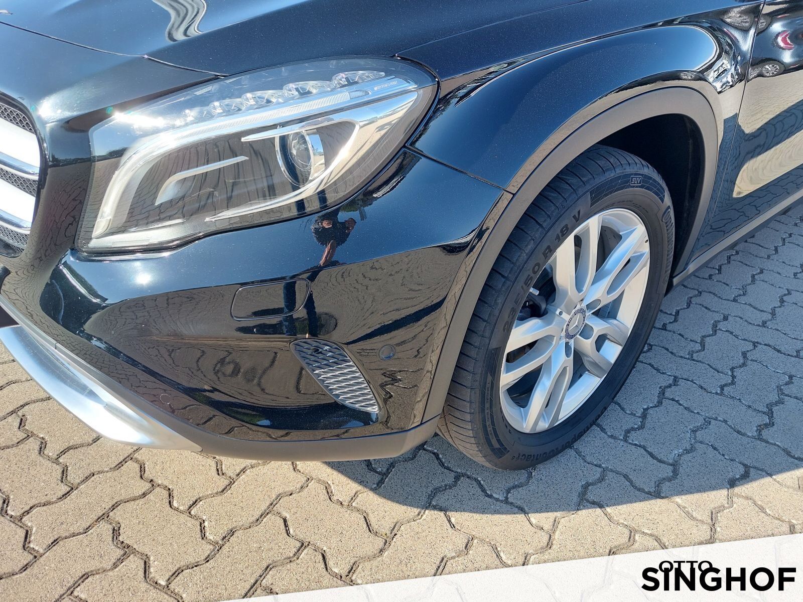 Fahrzeugabbildung Mercedes-Benz GLA 200 CDI 4MATIC Urban +AHK+Xenon+Rü Kam+Navi+