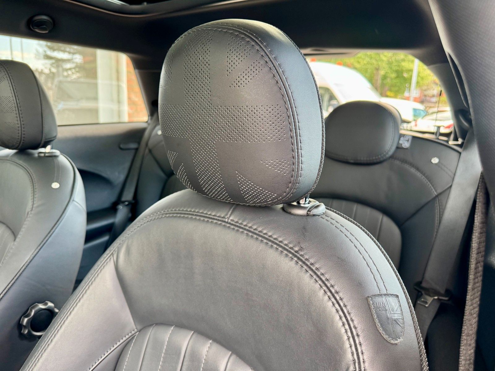 Fahrzeugabbildung MINI Cooper Autom. Navi/Panorama/LED/Sportsitze/1.Hd