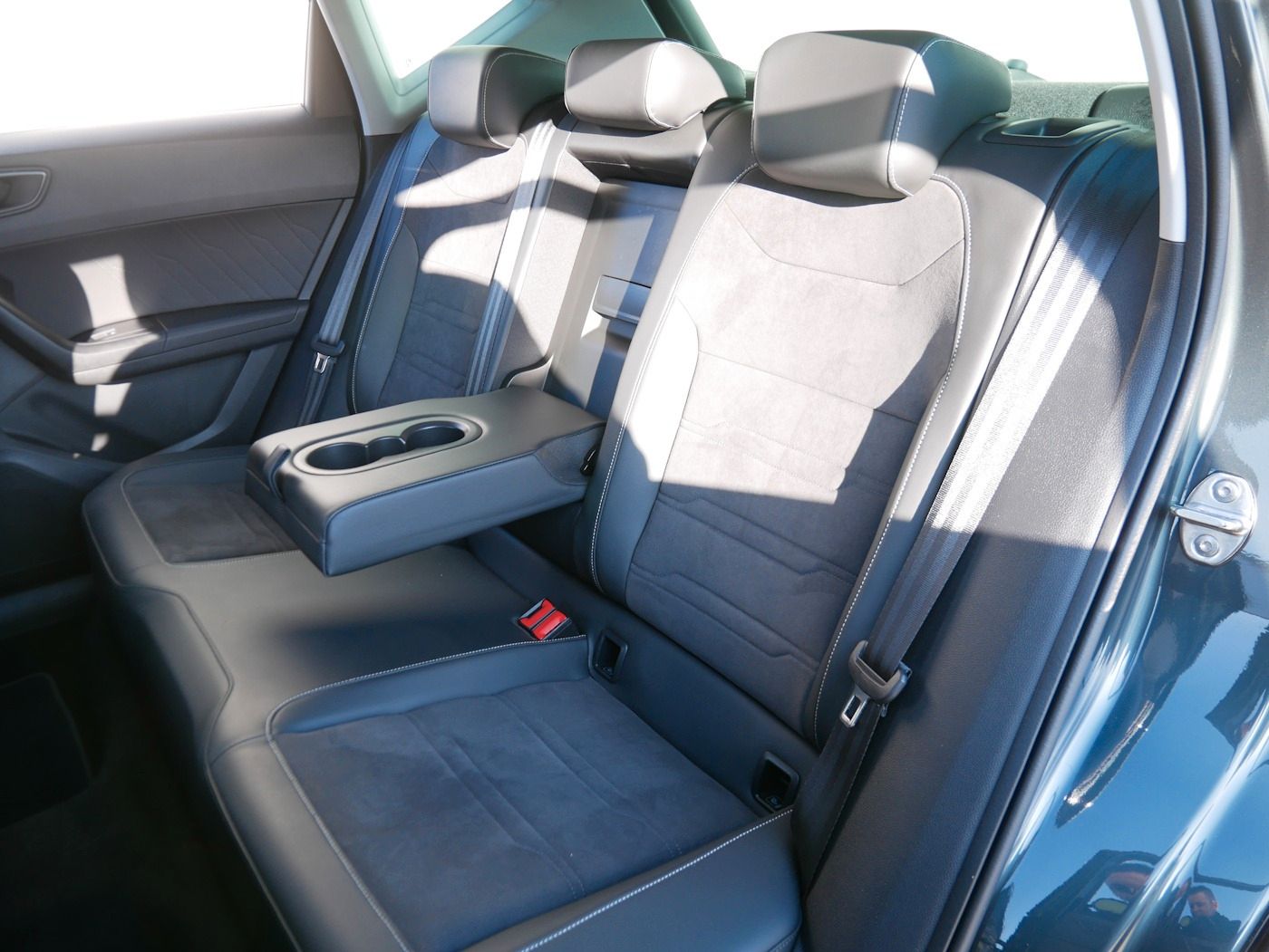 Fahrzeugabbildung SEAT Ateca 2.0 TDI Xperience AHK DSG Kamera ACC LED