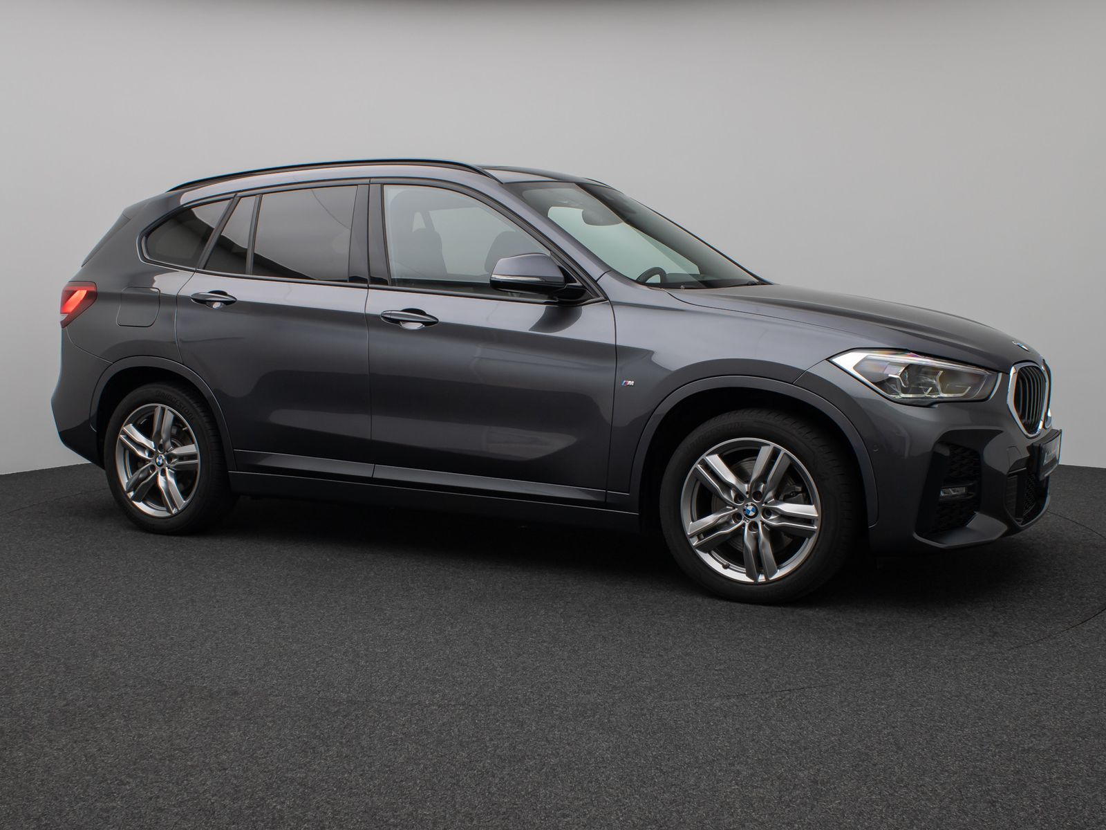 Fahrzeugabbildung BMW X1 xD25e M Sport Panorama DAB Navi LED 18Zoll